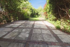 Ladysmith Avenue - click for photo gallery